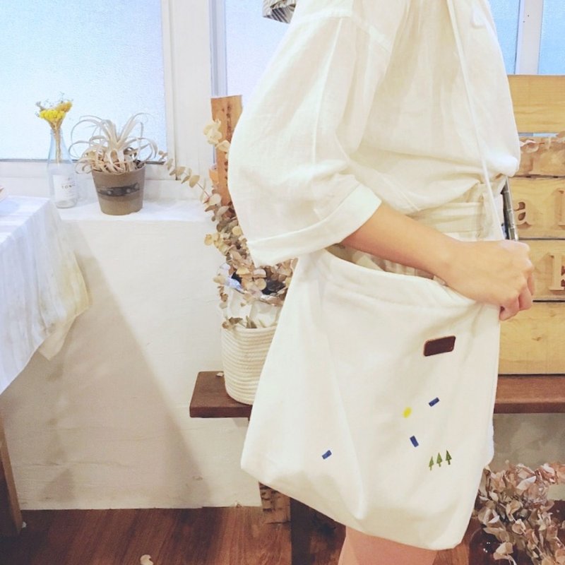 日出 //肩背帆布包//白色 - 侧背包/斜挎包 - 棉．麻 白色