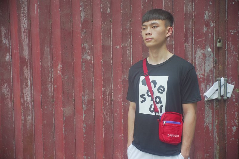 SNACKY 1.2L 斜背包 红色/蓝色 - 侧背包/斜挎包 - 尼龙 红色