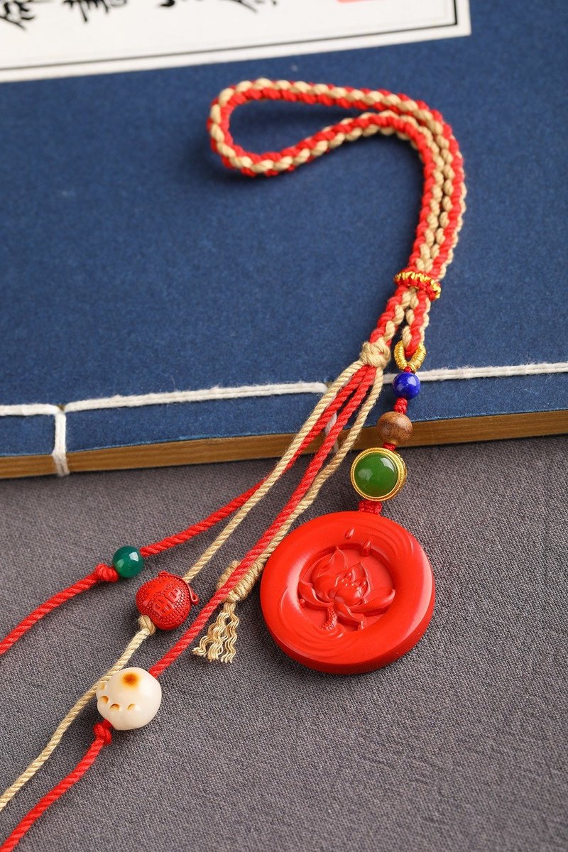 天然原矿朱砂精品红砂荷花圆牌 包挂 钥匙挂 含量高达95%以上 - 项链 - 宝石 