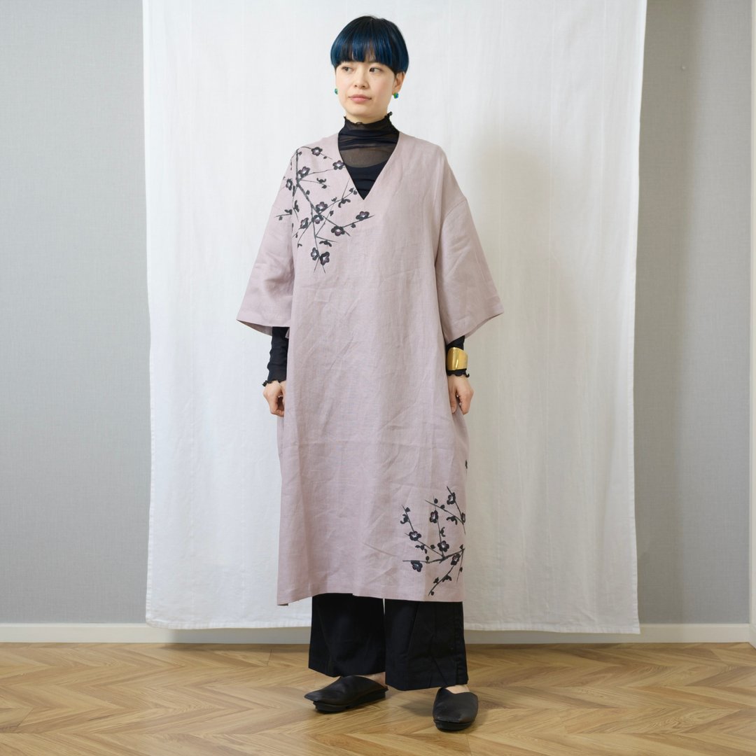 Loose kaftan dress, hand-painted, ink plum pattern - 洋装/连衣裙 - 棉．麻 粉红色