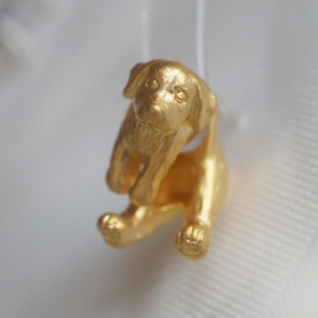 Dripping ear dog earrings matt gold one ear - 耳环/耳夹 - 其他金属 金色