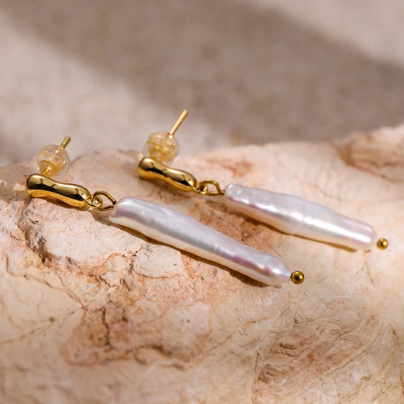 极光炫彩小银条巴洛克珍珠耳环耳钉 4-6mm * 25-28mm S380 - 耳环/耳夹 - 珍珠 银色