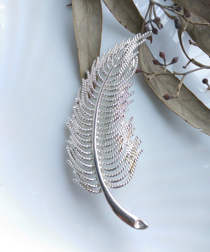 Vintage Jewelry 西洋古董饰品 银色调  轻柔银羽毛  别针 - 徽章/别针 - 其他金属 银色