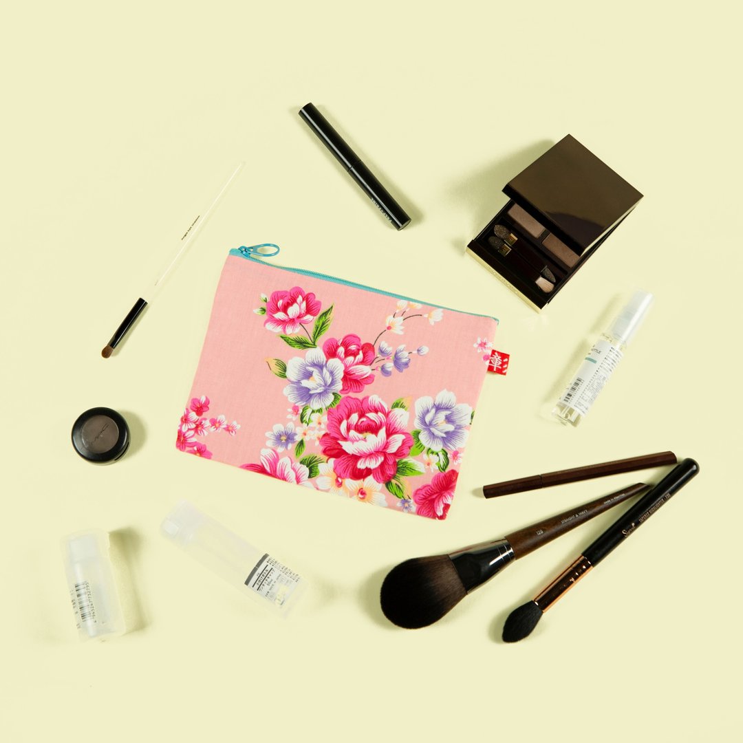 【不要叫我客家花布】扁化妆包/收纳包 - 化妆包/杂物包 - 棉 多色