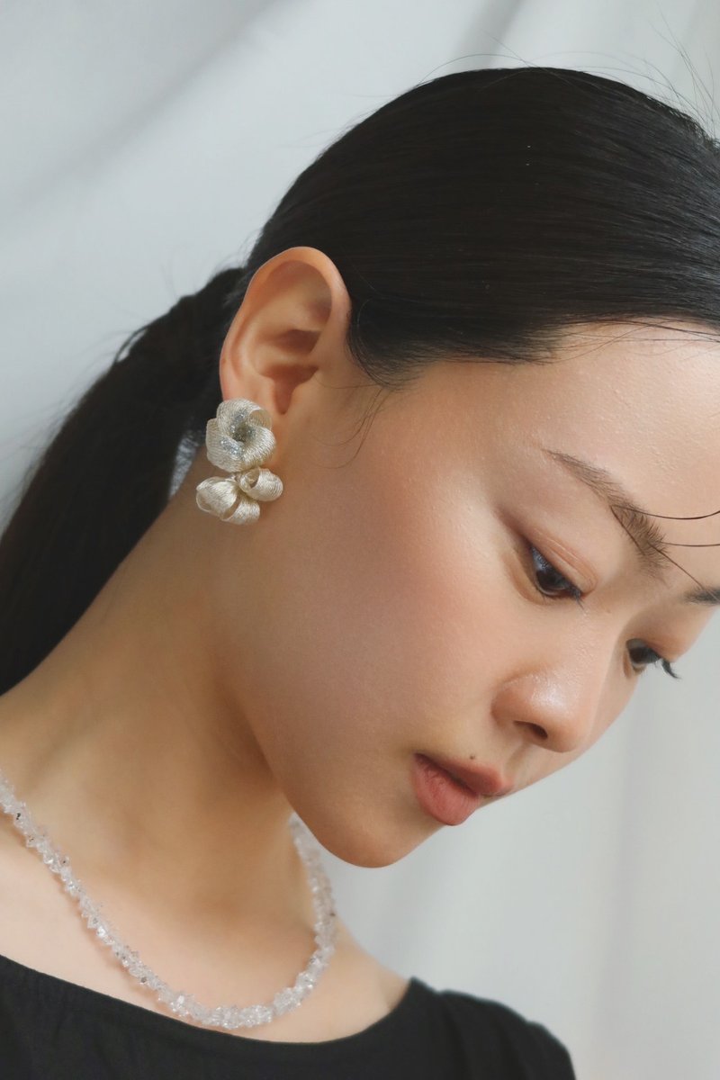 2023幸运草耳环\耳夹可 夹式耳环 树脂 925银 透明系 婚礼耳环 - 耳环/耳夹 - 树脂 银色