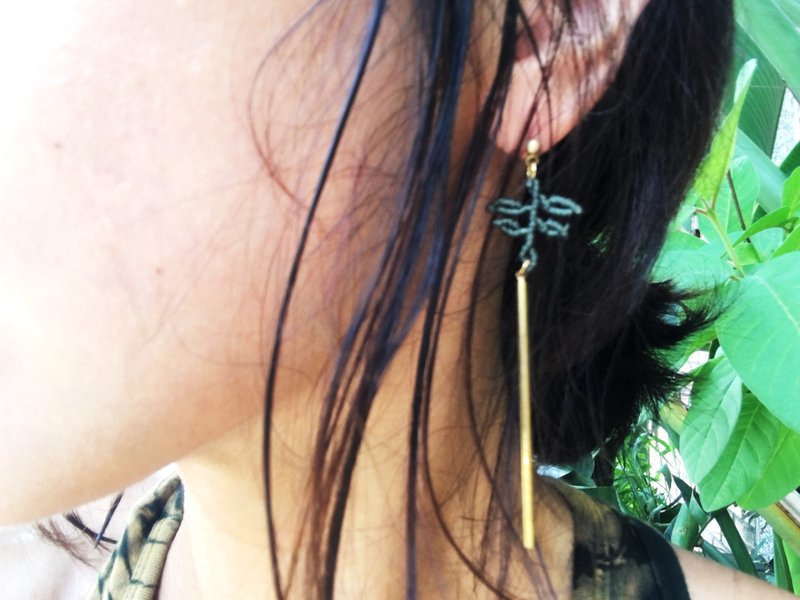 捻花惹草 小蕨叶黄铜耳环 - 耳环/耳夹 - 铜/黄铜 绿色