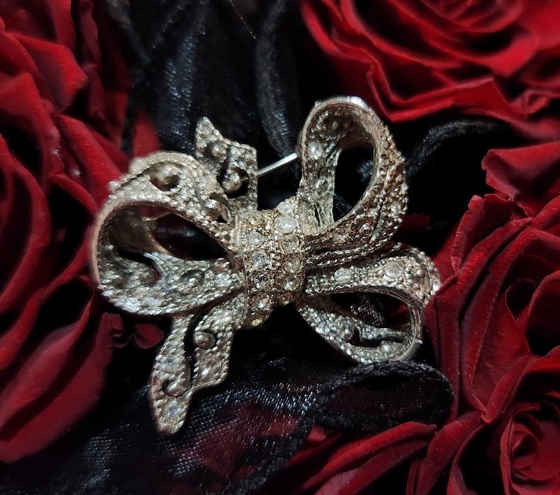 优雅蝴蝶结欧美古董胸针【毕业礼物】圣诞礼盒 - 胸针 - 贵金属 银色