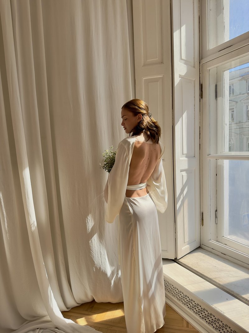 露背丝质长袍 - 居家服/睡衣 - 丝．绢 