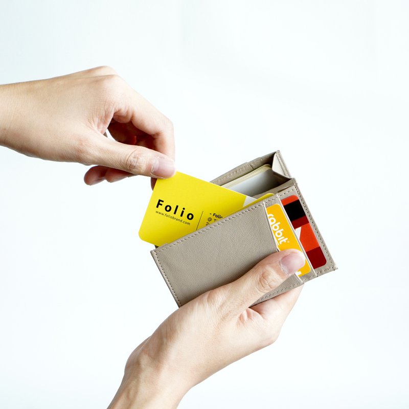 Myra Card Wallet Made of Goat Skin - 皮夹/钱包 - 真皮 咖啡色