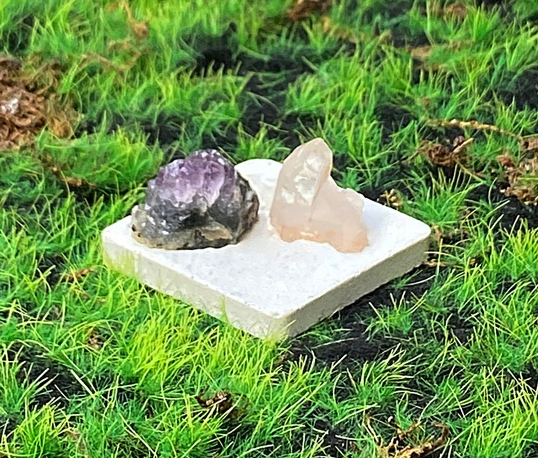 能量摆饰-天然原矿梦幻紫晶簇 可爱白水晶簇 两入套组 疗愈 开运 - 摆饰 - 水晶 多色