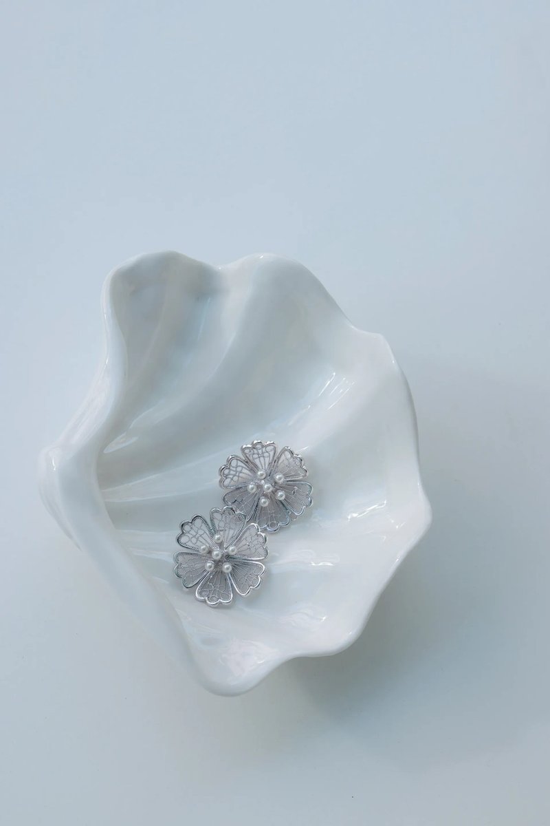 COR-DATE / 花纹线条耳环 - 耳环/耳夹 - 其他材质 