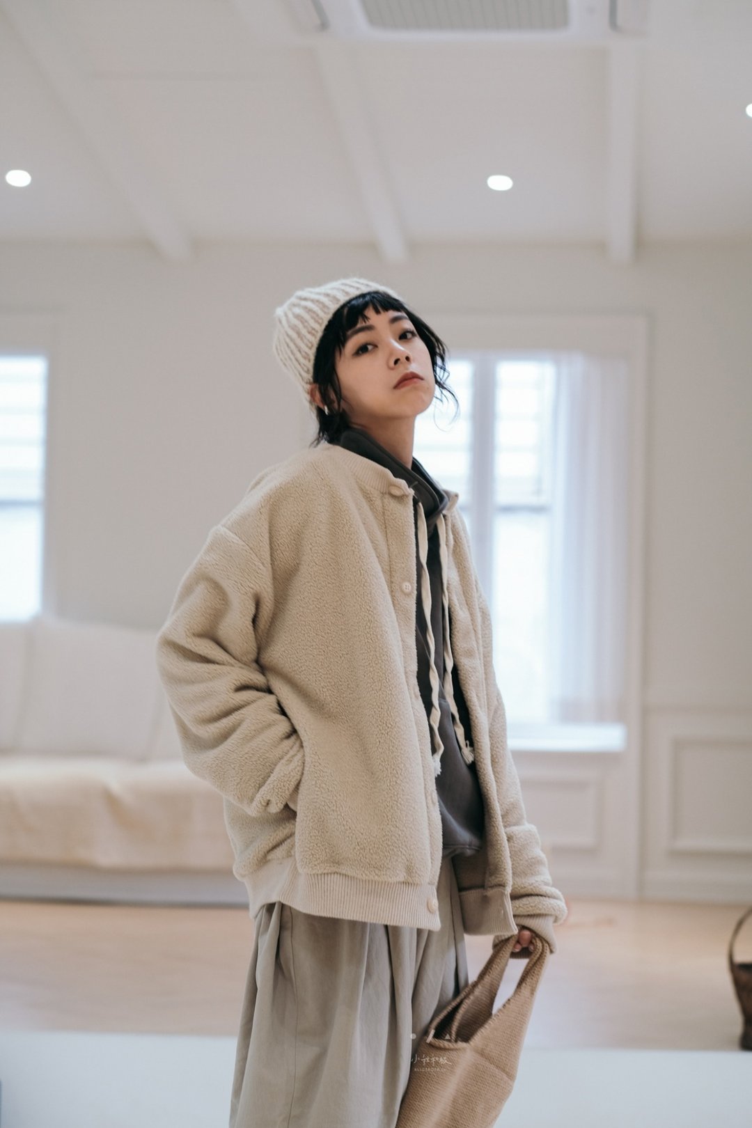 温柔塩系云朵毛毛无领外套 - 女装休闲/机能外套 - 其他人造纤维 白色