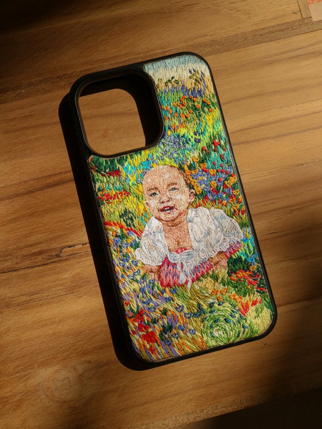 Enjoy when the Sun come shine / Portrait Embroidery - 手机壳/手机套 - 绣线 多色