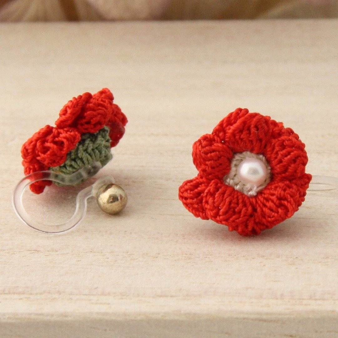 "Buttercup" Pearl and the red florets Nonhorupiasu / pearl and red floret no hole earings - 耳环/耳夹 - 丝．绢 红色