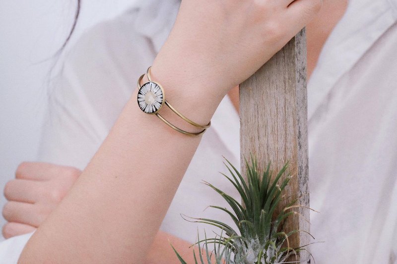 Daisy -Bangle (Bronze color)20 mm - 手链/手环 - 植物．花 白色