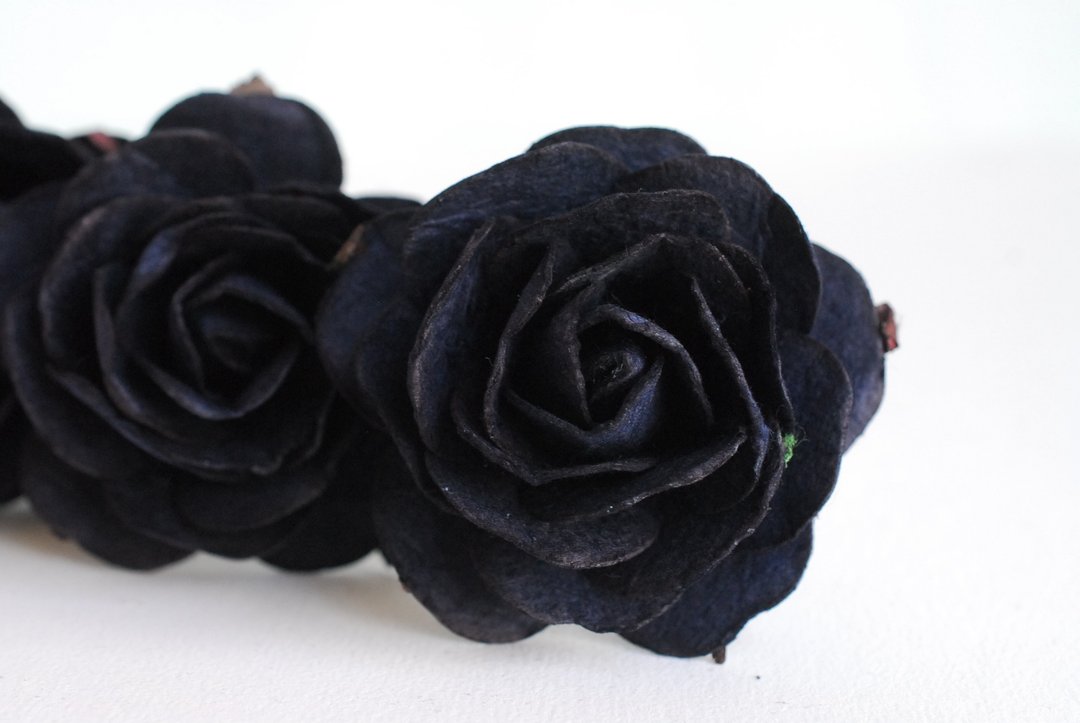 Paper Flower, 10 DIY pieces mulberry rose size 7.0 cm., black colors. - 木工/竹艺/纸艺 - 纸 黑色