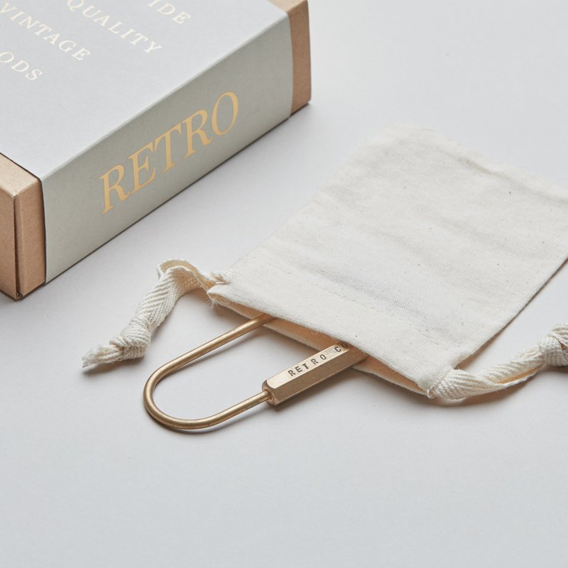 【定制化礼物】Retro.co 黄铜钥匙圈 小量定制化敲字服务 - 钥匙链/钥匙包 - 铜/黄铜 卡其色