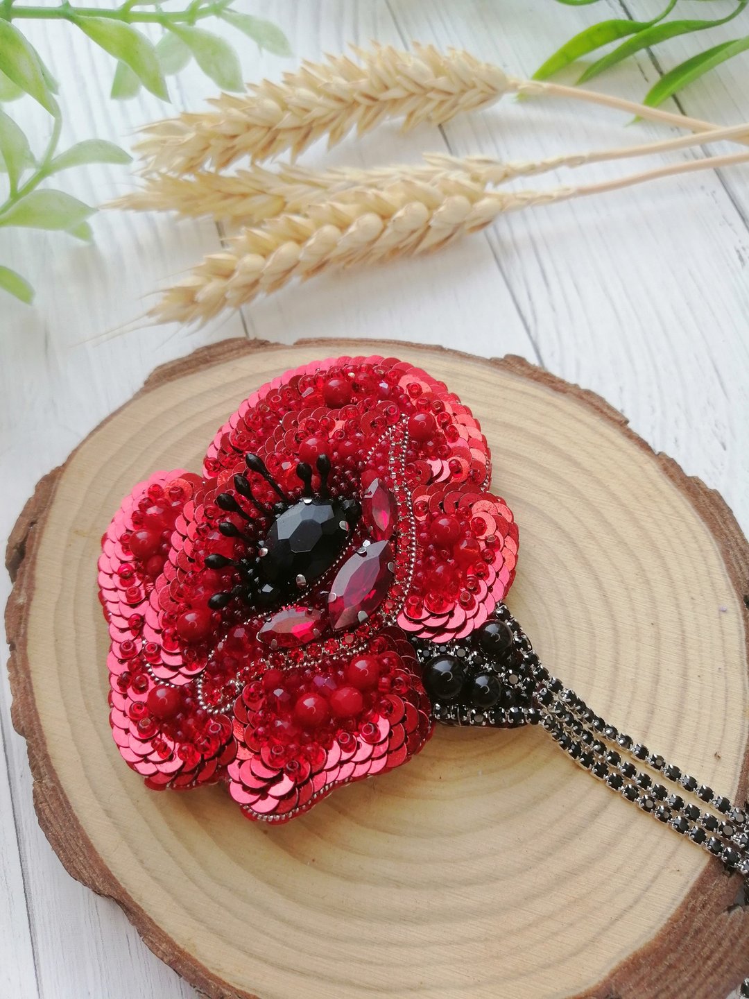 Poppy brooch, embroidered brooch, flower brooch, gift for mom - 胸针 - 水晶 红色