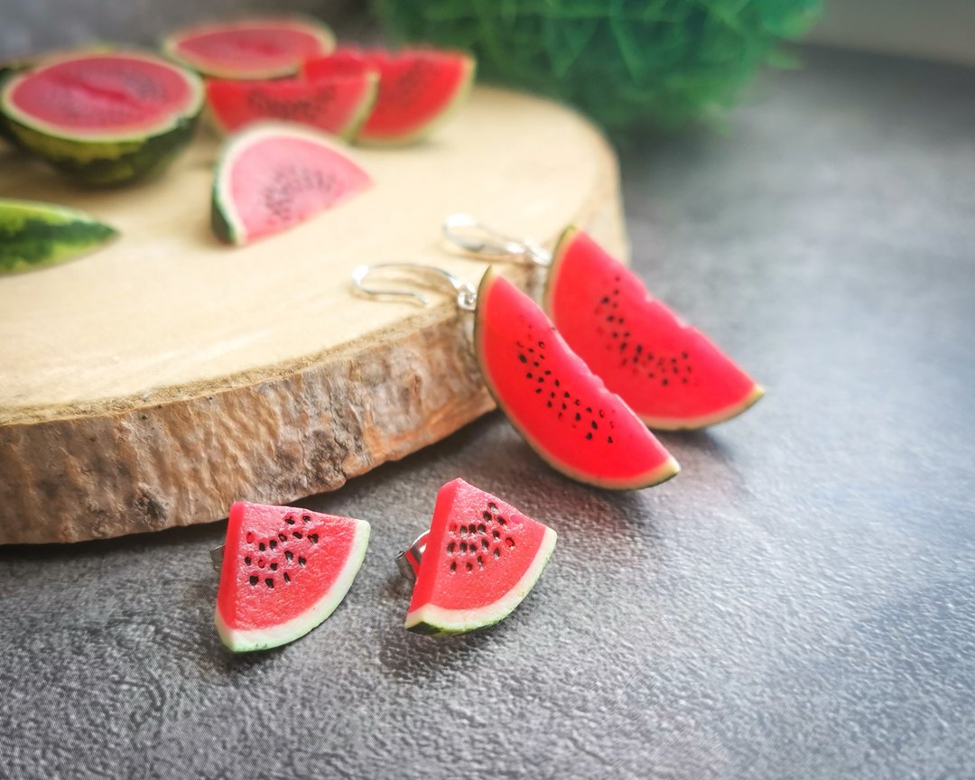 Watermelon dangle earrings are fruit weird, funny, funky, quirky cute jewelry - 耳环/耳夹 - 粘土 红色