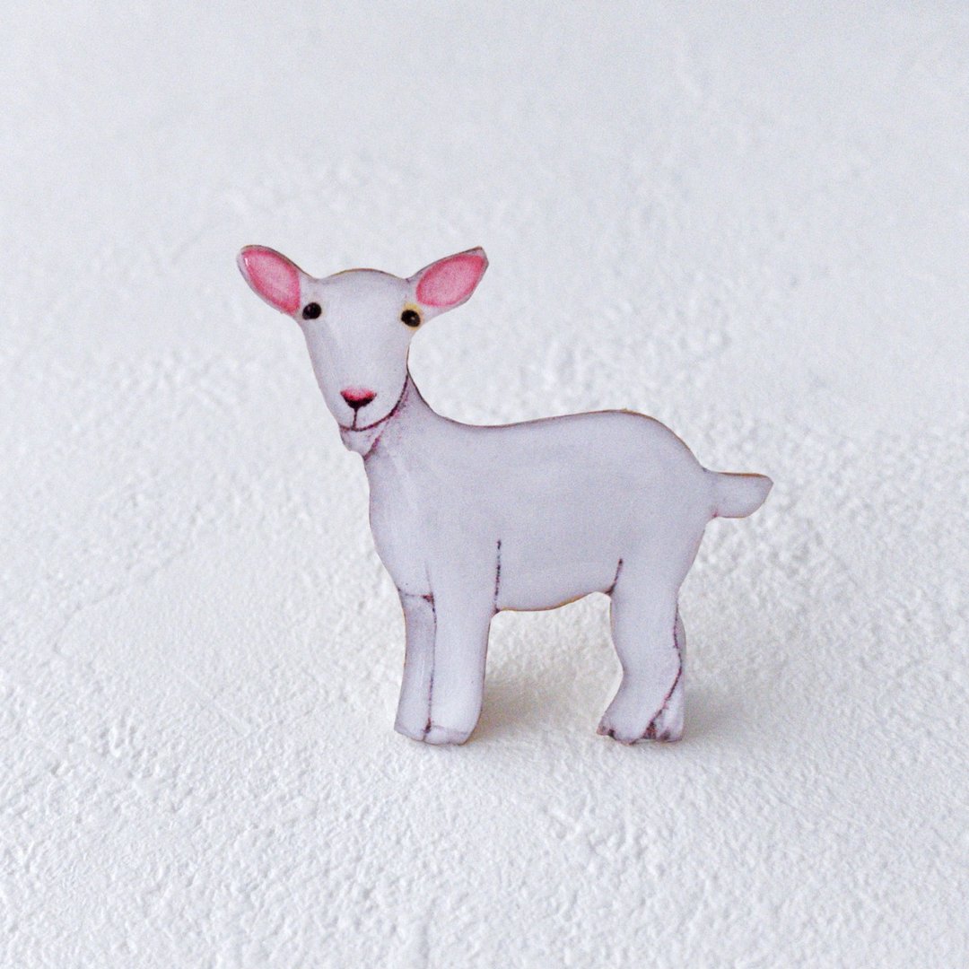 Little goat brooch - 胸针 - 树脂 白色