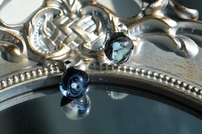 One-bite ring galaxy 一口宇宙琉璃吊坠 -环星系 - 颈链 - 玻璃 蓝色