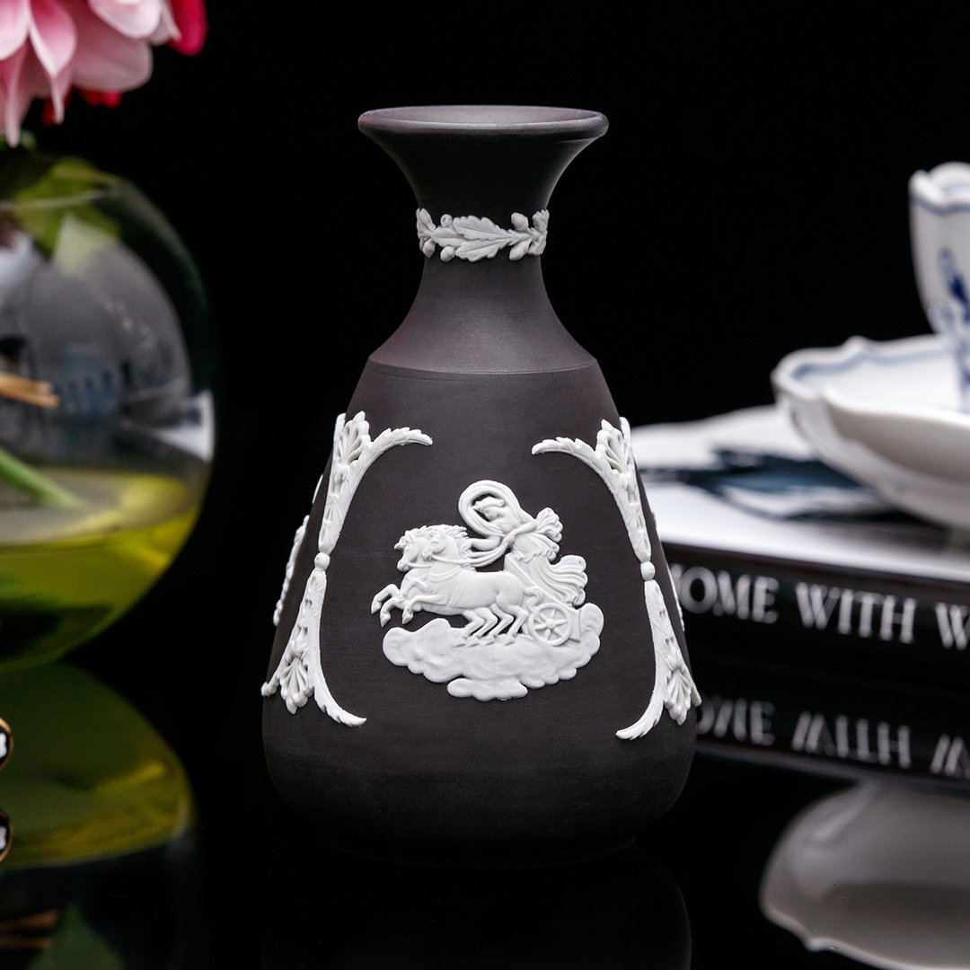 稀有玄武岩 Wedgwood 1969年古典浮雕 黑色神话陶瓷花瓶 - 花瓶/陶器 - 瓷 