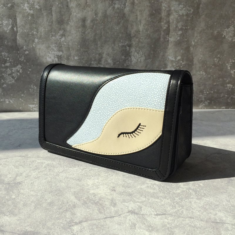 Kanali 黑色真皮狐狸斜背包 - 侧背包/斜挎包 - 真皮 