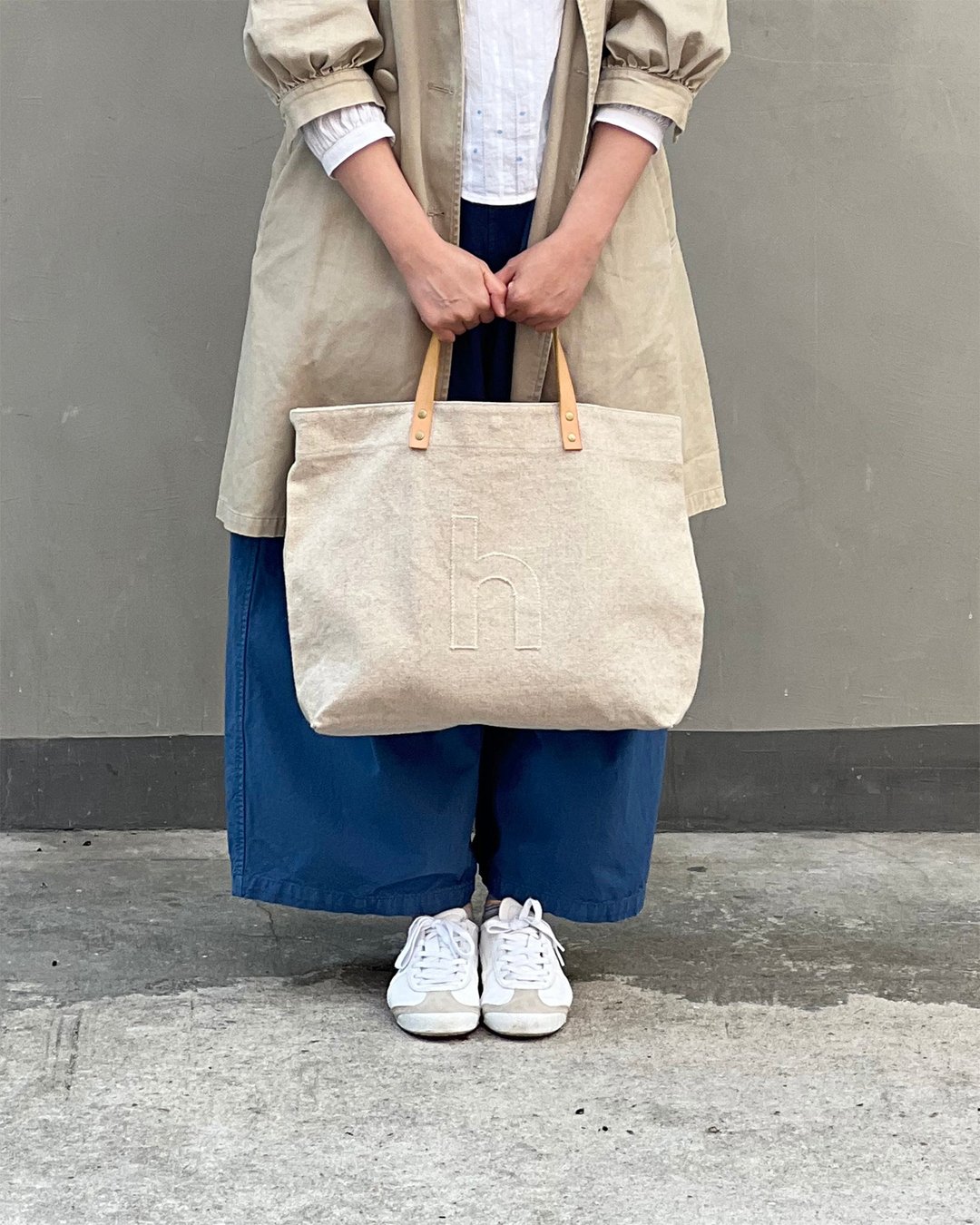 Linen AlphaBAG 原色棉麻布皮带两用布包 侧背手提 专属字母 - 侧背包/斜挎包 - 棉 卡其色