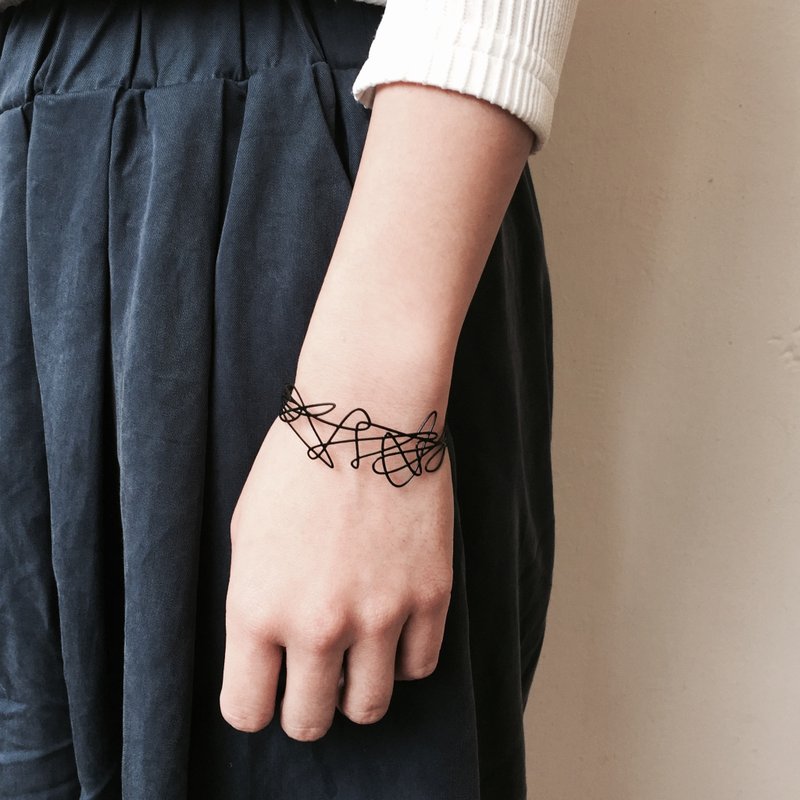 涂鸦手链 / Doodle bracelet / Line Drawing collection - 手链/手环 - 其他金属 黑色
