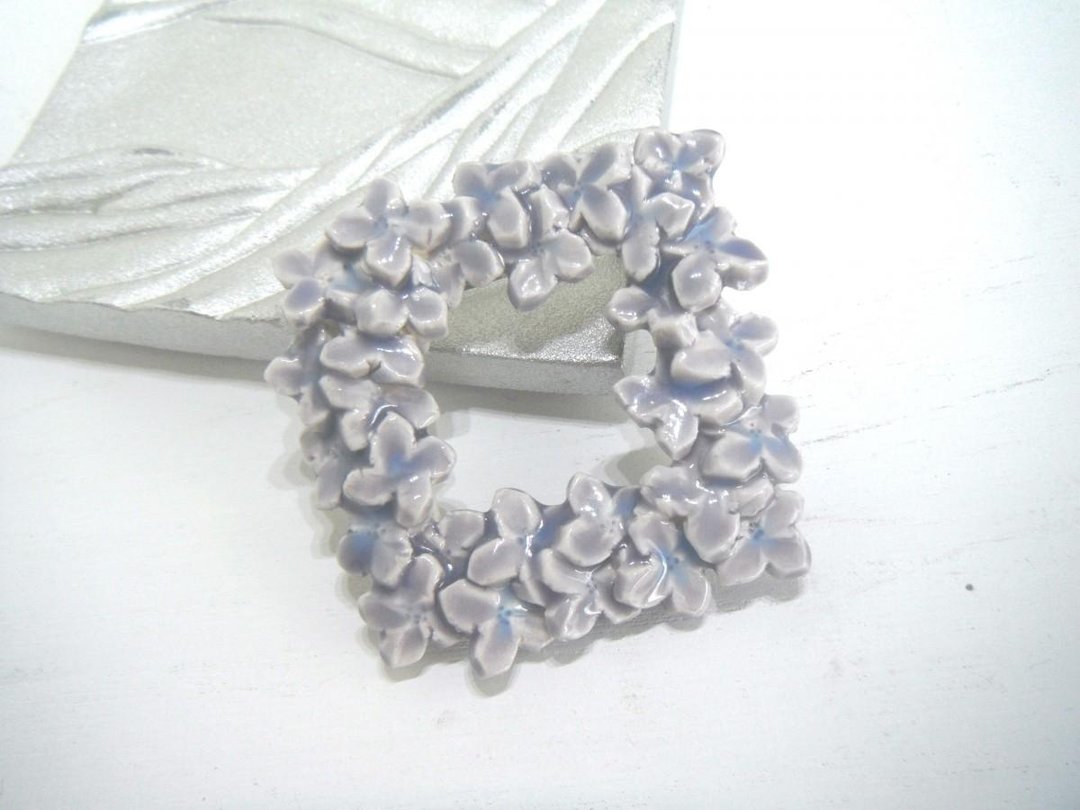 Flower broach alyssum light purple - 胸针 - 陶 紫色