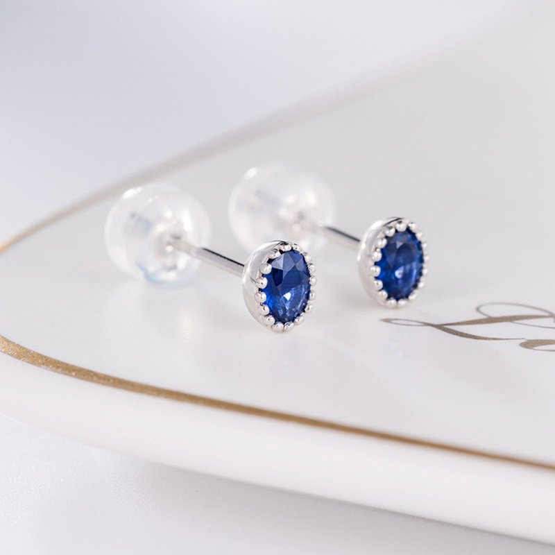 彩色宝石皇家蓝围镶钻石天然石钻石彩色刚玉18k金蓝宝石耳钉 - 耳环/耳夹 - 宝石 蓝色