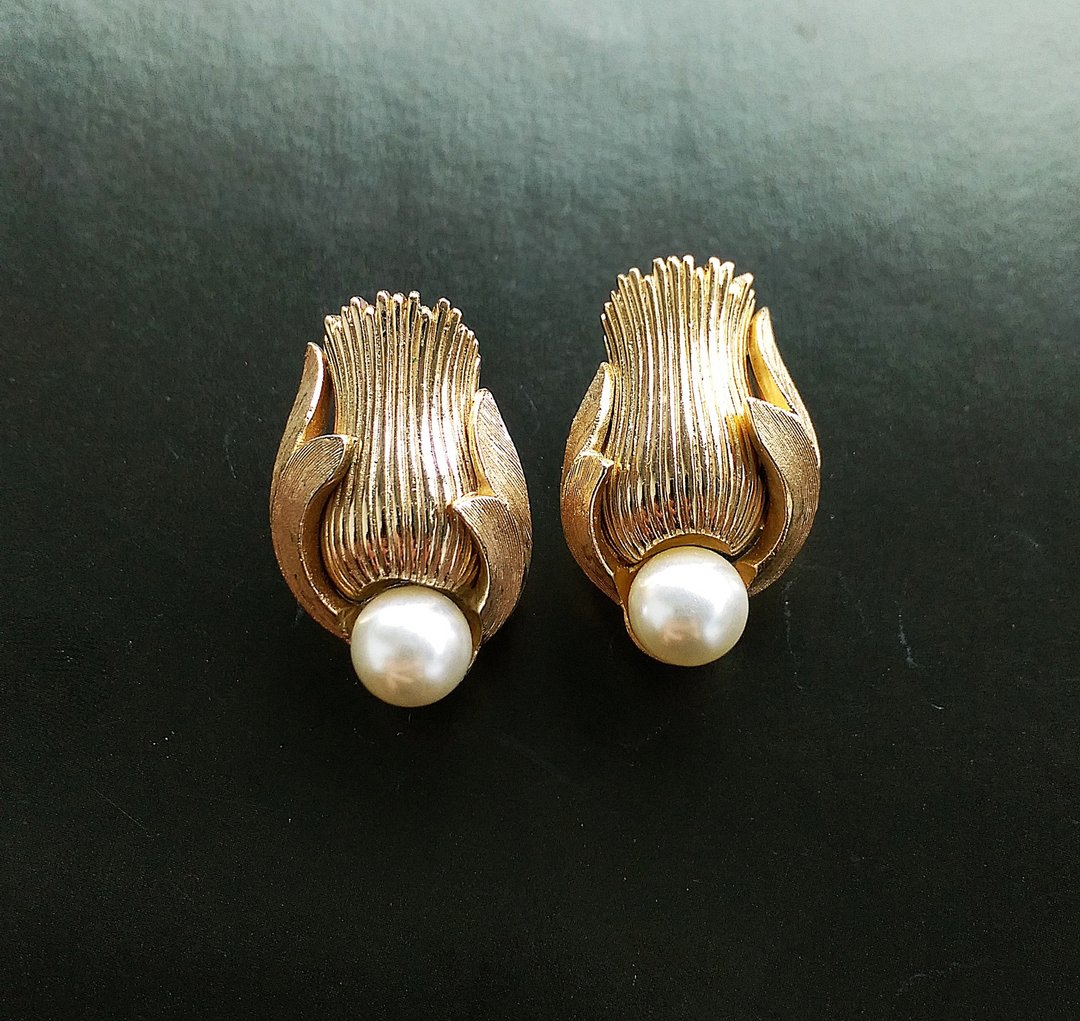 Vintage Jewelry 西洋古董饰品 TRIFARI 花卉 气质 夹式耳环 - 耳环/耳夹 - 其他金属 金色