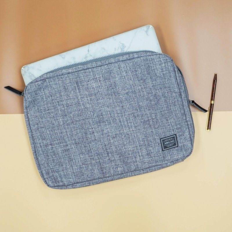 Argali 香港品牌 超实用笔记本 电脑包 笔电包 13寸 多分格 Laptop Case 浅灰色 - 电脑包 - 其他材质 灰色