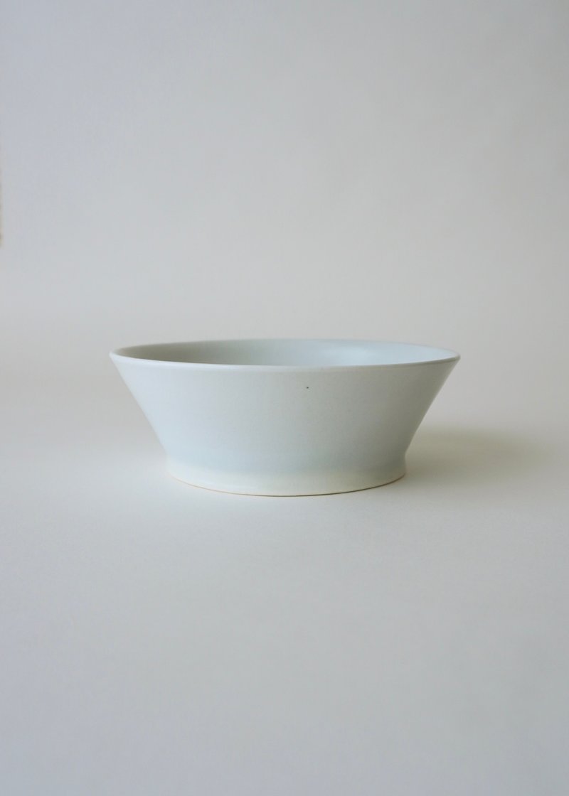 淡蓝色小深盘 - 盘子/餐盘/盘架 - 瓷 白色