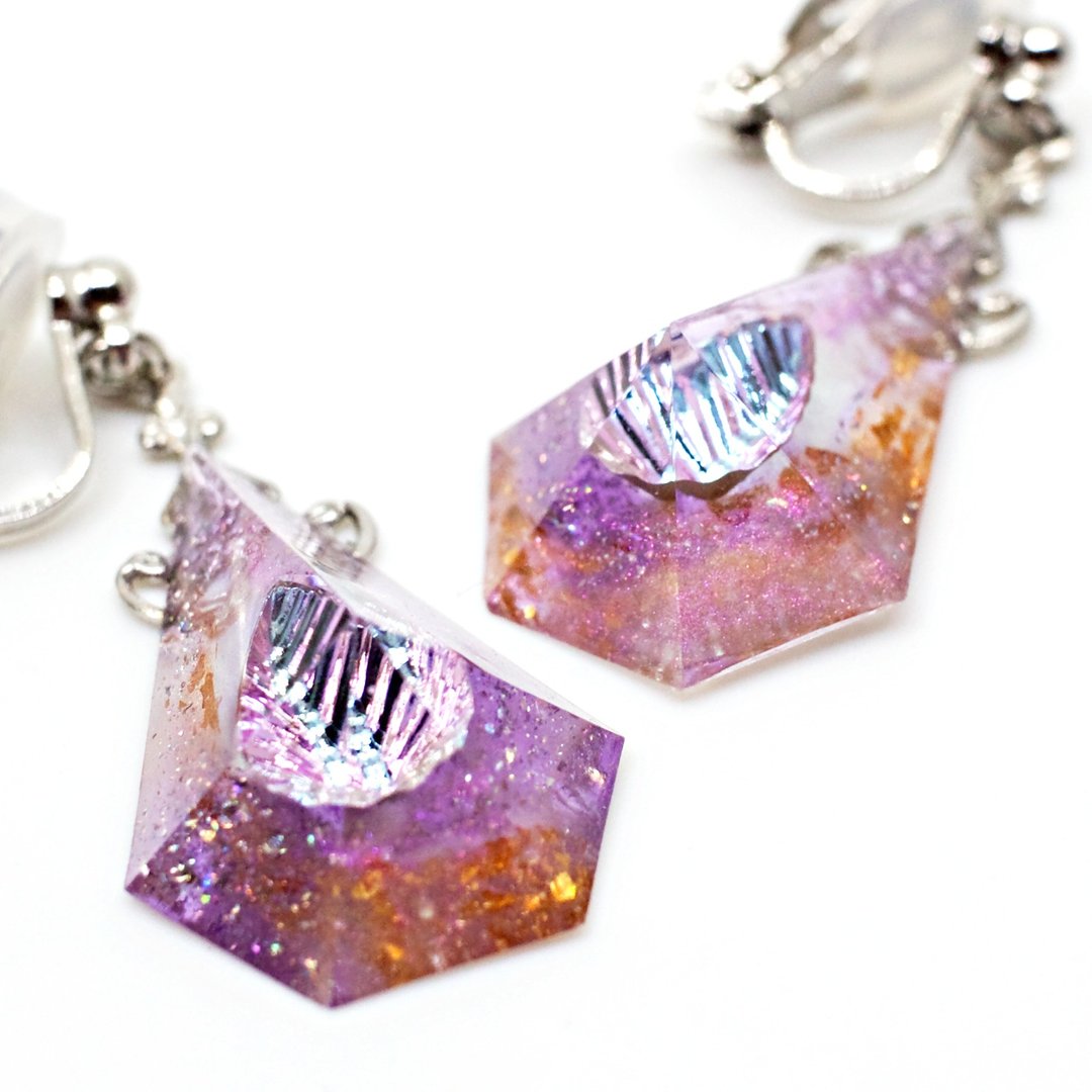 Acute Angled Pentagon Yurayura Clip-On(Fantasy Wisteria) - 耳环/耳夹 - 树脂 多色