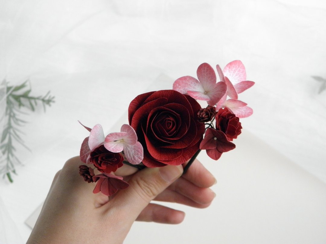 Burgundy wedding hair pins Flowers bridal hair piece - 发饰 - 植物．花 红色