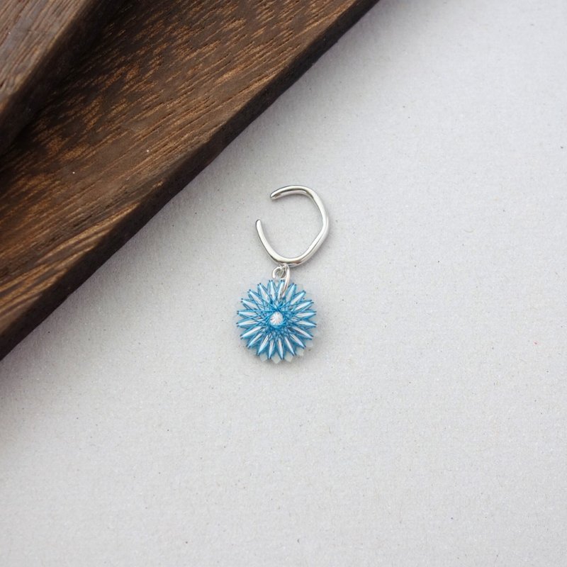 绢线制 野花耳骨夹 Wildflower Ear cuff | 蓝色 | 包邮 - 耳环/耳夹 - 丝．绢 蓝色