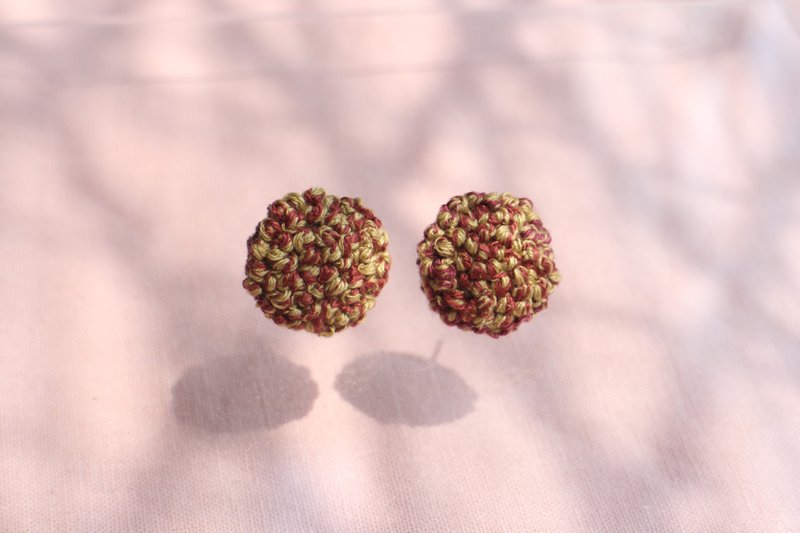 刺绣耳环 / 101 秋 / 纯银耳针款 - 耳环/耳夹 - 绣线 咖啡色