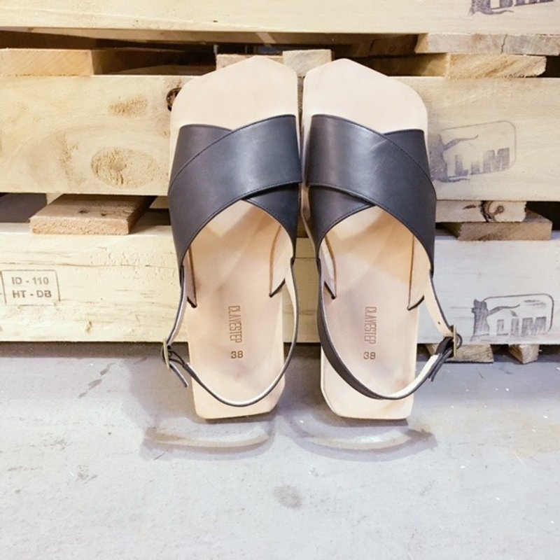 CLAVESTEP XX Sandals - 手工真皮 女生凉鞋 交叉款 - 女款休闲鞋 - 真皮 黑色