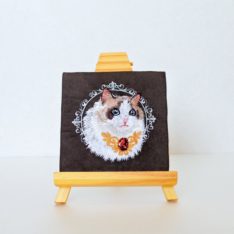 ragdoll and ruby embroidery panel fabric panel/dark brown - 墙贴/壁贴 - 聚酯纤维 咖啡色