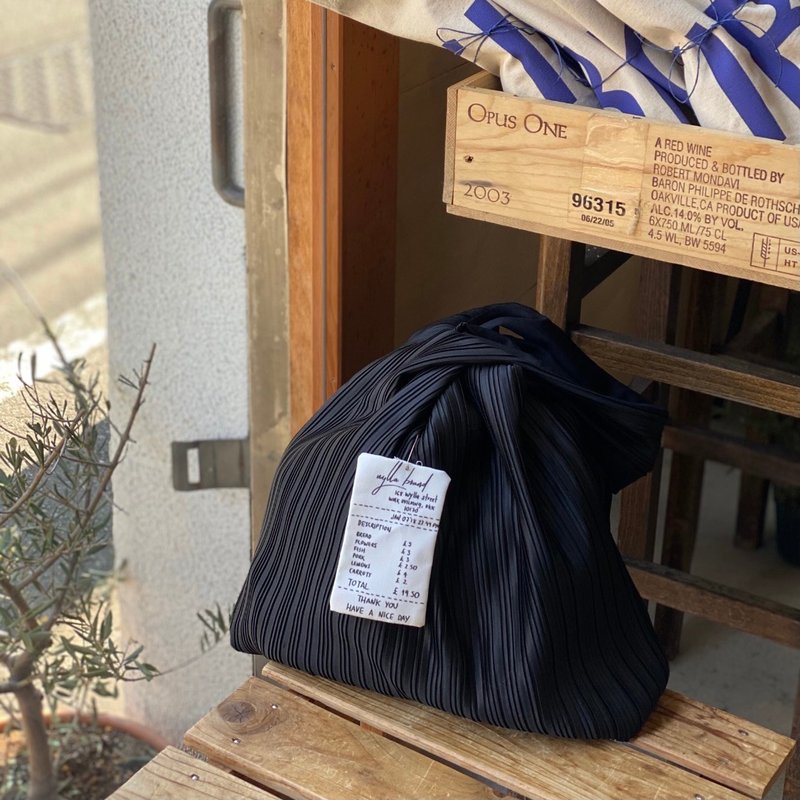 Wyllabrand Pleated bag Americano - 手提包/手提袋 - 其他材质 黑色