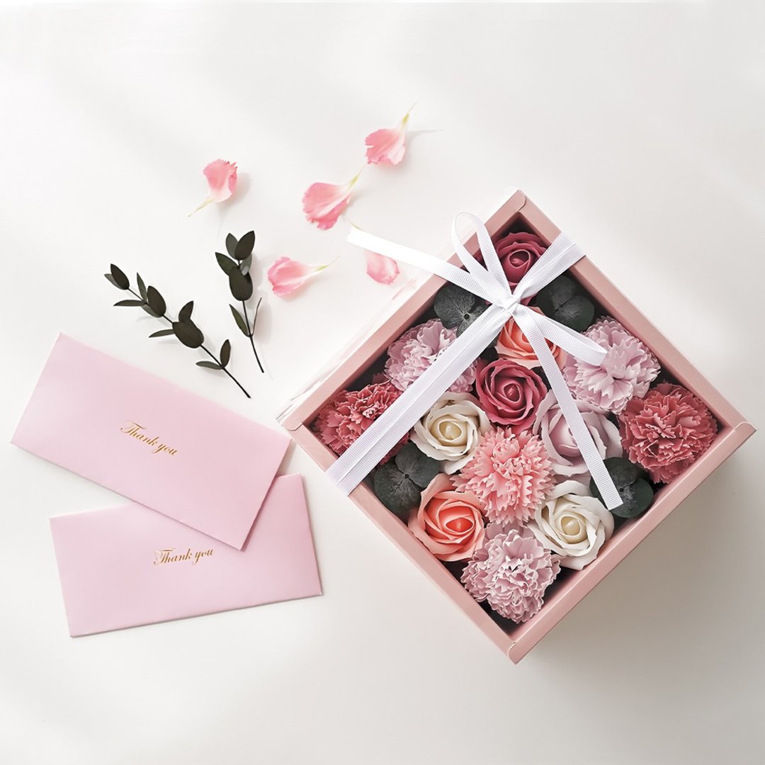 【附赠提袋】COCODOR-典雅花朵礼盒Flower Box - 香薰/精油/线香 - 其他材质 粉红色