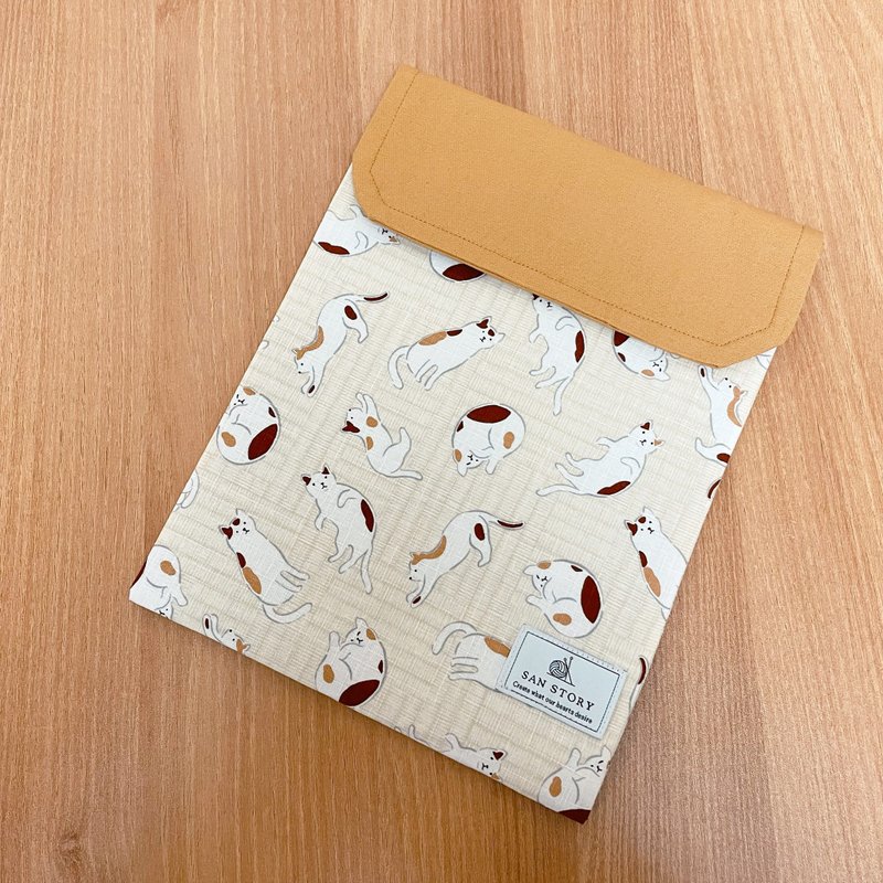 和风猫咪 iPad / Macbook / Switch 保护套 收纳包 - 平板/电脑保护壳 - 棉．麻 咖啡色