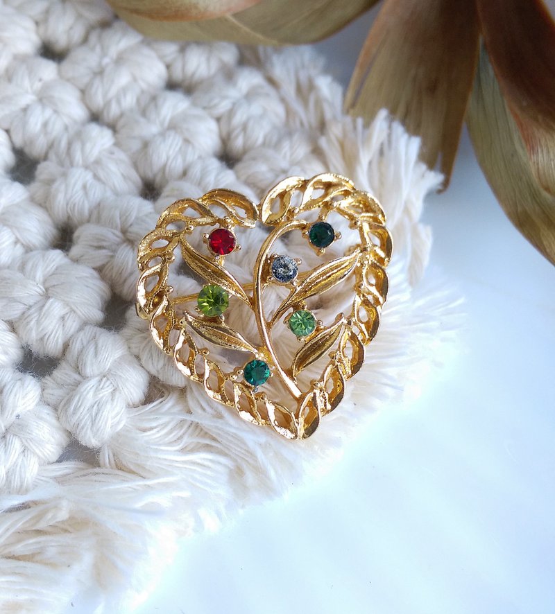 Vintage Jewelry 西洋古董饰品 爱心篓空 彩钻叶子 小巧 别针 - 徽章/别针 - 其他金属 金色