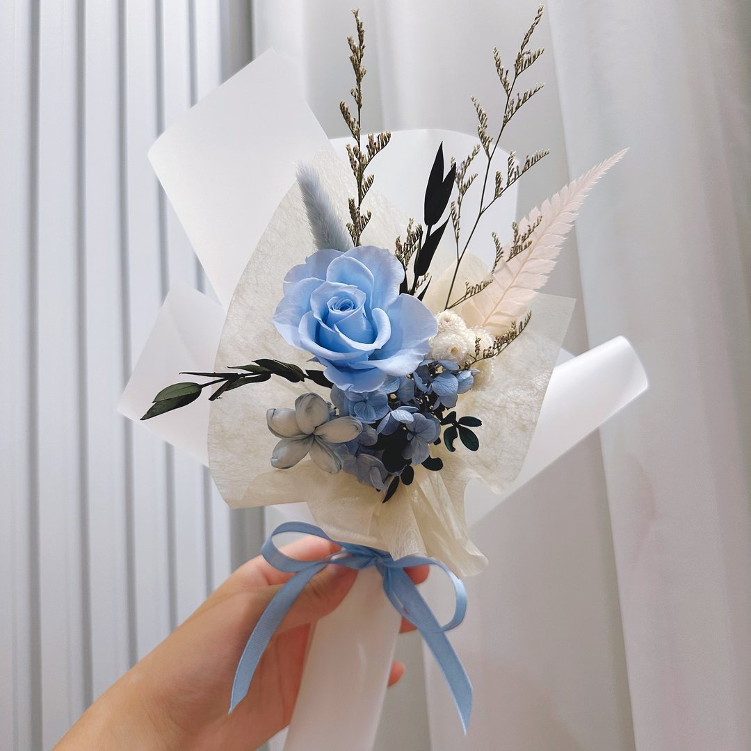 永生韩式花束-淡蓝。情人节花束。生日花束。求婚花束(赠提袋) - 干燥花/捧花 - 植物．花 