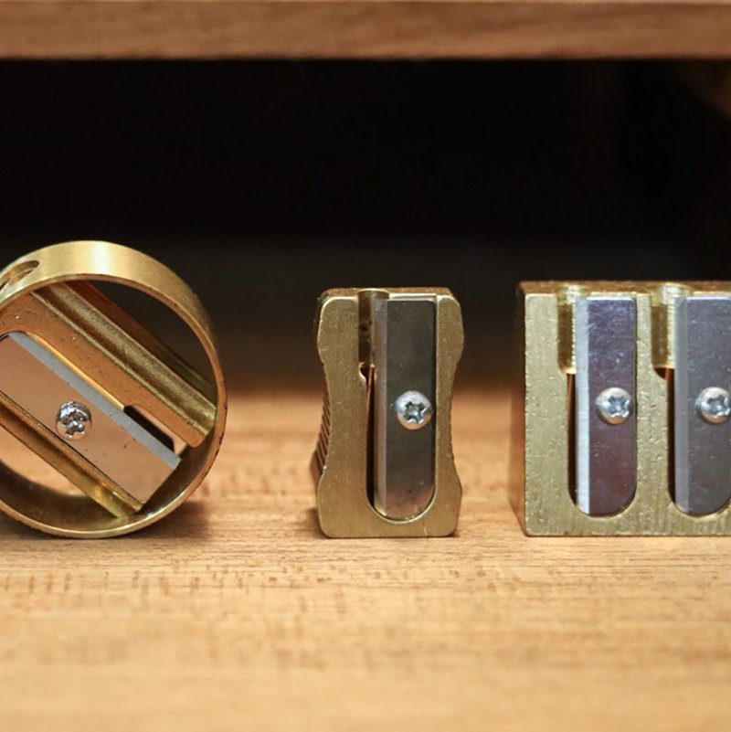 DUX 经典黄铜斜面单孔削笔器 - 削笔器 - 铜/黄铜 金色