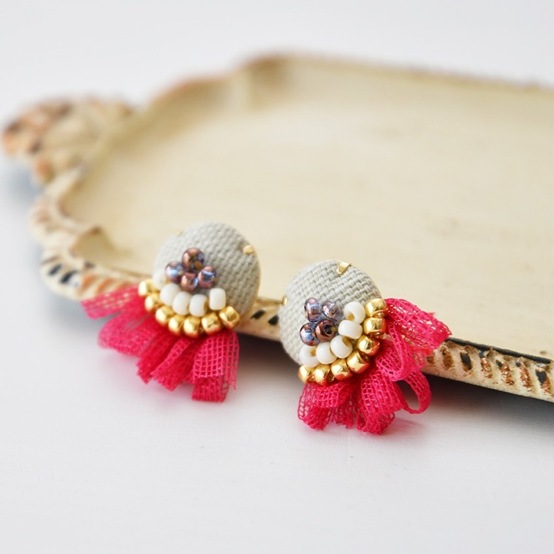 网状缎带流苏耳环 / Mesh ribbon tassel earring - 耳环/耳夹 - 棉 粉红色