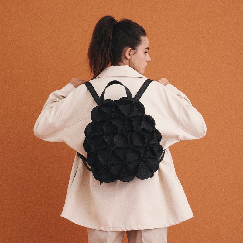 BLOSSOM 圆形立体花朵后背包 - L size 五色可选 - 后背包/双肩包 - 人造皮革 多色