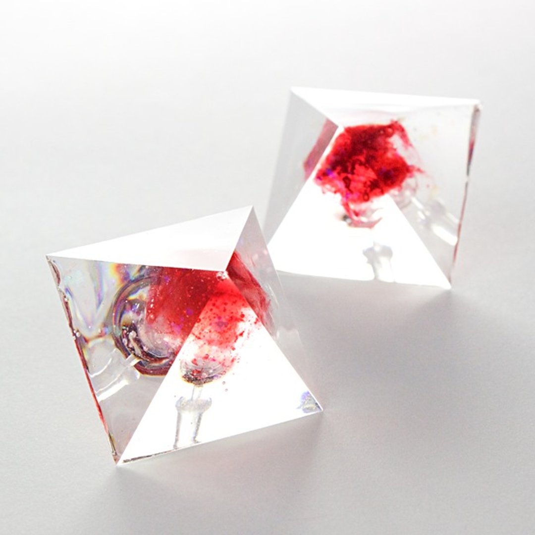 Pyramid earrings (grenadine) - 耳环/耳夹 - 其他材质 红色