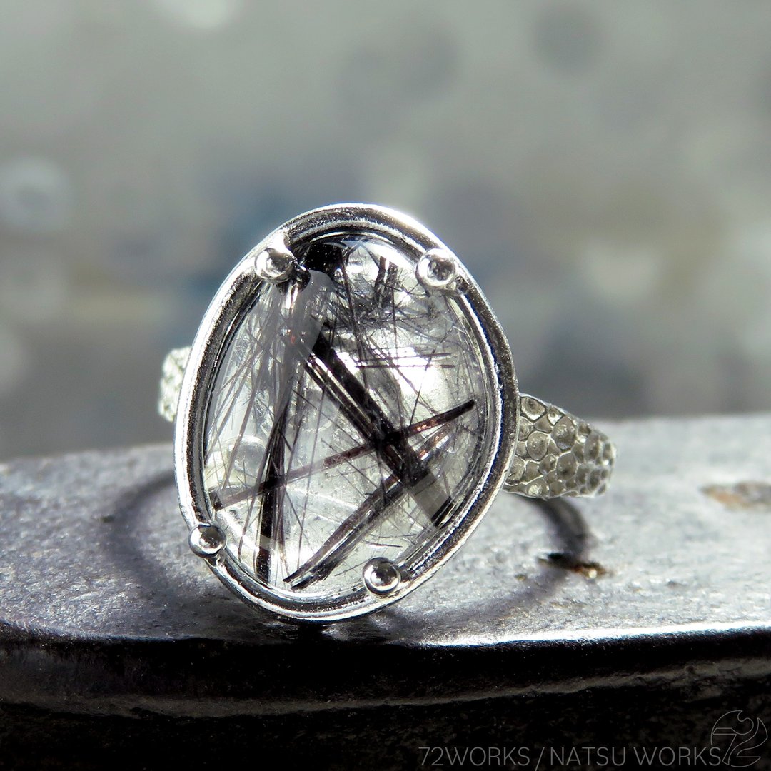 黑碧玺封存水晶戒指 / black Tourmaline in Quartz Ring - 戒指 - 宝石 黑色